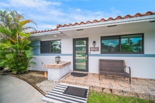 10350 SW 4th St in Miami, FL - Building Photo