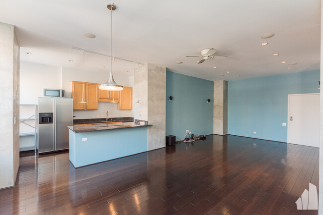 property at 600 S Dearborn St