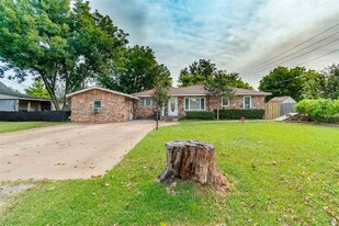 406 S Ninth St in Marlow, OK - Building Photo