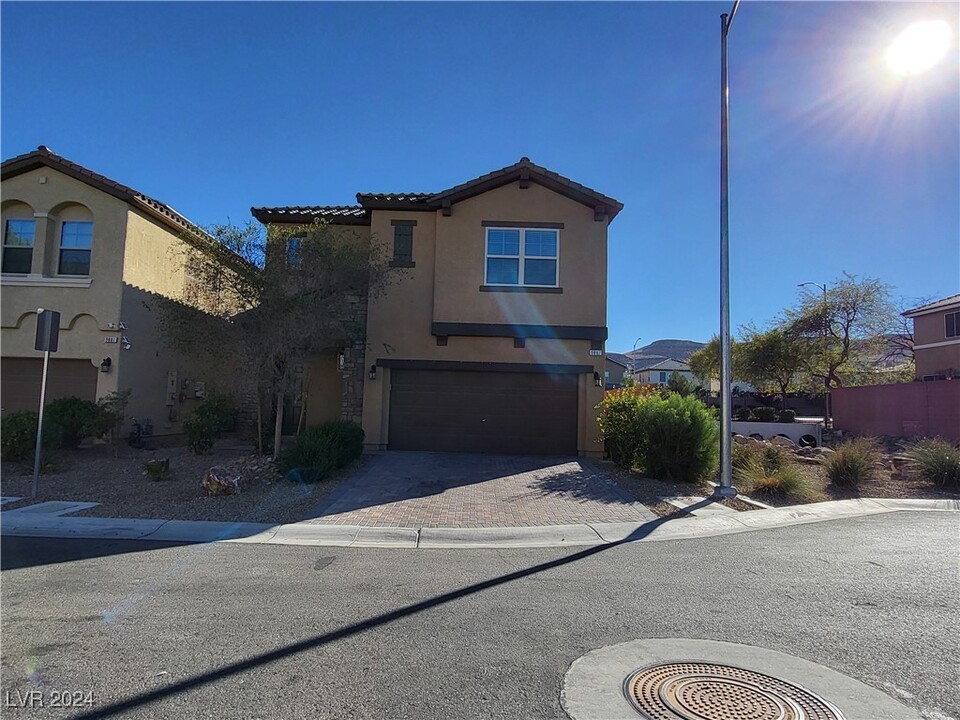 9887 Corliss Ct in Las Vegas, NV - Building Photo