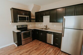 1901 Douglas St in Forest Grove, OR - Building Photo - Building Photo