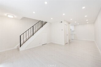 333 Riverdale Dr in Glendale, CA - Building Photo - Building Photo