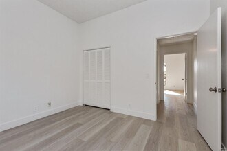 15 Linda Vista Ave in Tiburon, CA - Building Photo - Building Photo