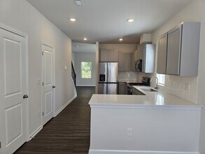 1806 Autumn Mist Dr in Winston-Salem, NC - Building Photo - Building Photo