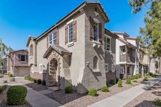 2127 E Huntington Dr in Phoenix, AZ - Building Photo - Building Photo