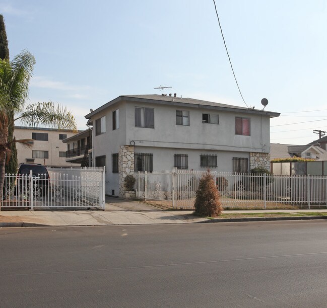 1214 N Hobart Blvd in Los Angeles, CA - Building Photo - Building Photo