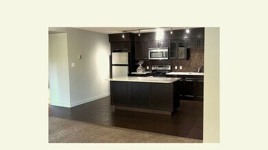 Mission Apartments in Calgary, AB - Building Photo - Building Photo
