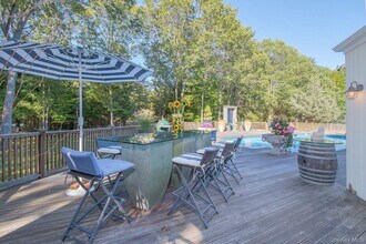 26 Quarter Ct in Westhampton, NY - Building Photo - Building Photo