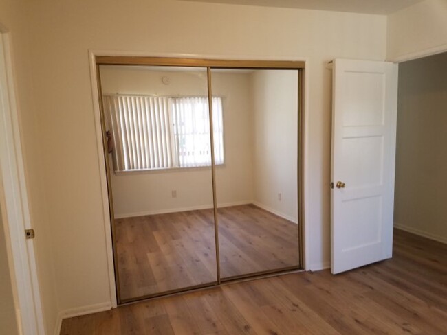 405 Avenue D in Redondo Beach, CA - Building Photo - Building Photo