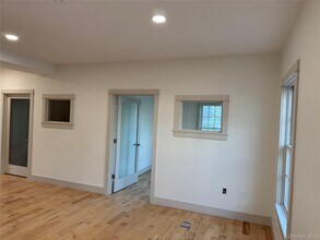140 Clinton St in Montgomery, NY - Building Photo - Building Photo