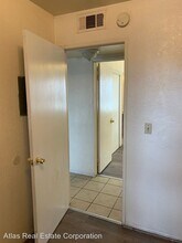 1005 E Ave R in Palmdale, CA - Building Photo - Building Photo