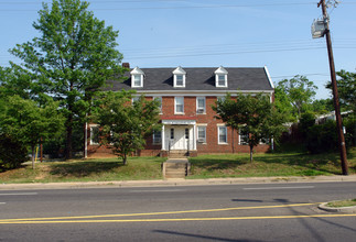 3700 Bladensburg Rd in Brentwood, MD - Foto de edificio - Building Photo