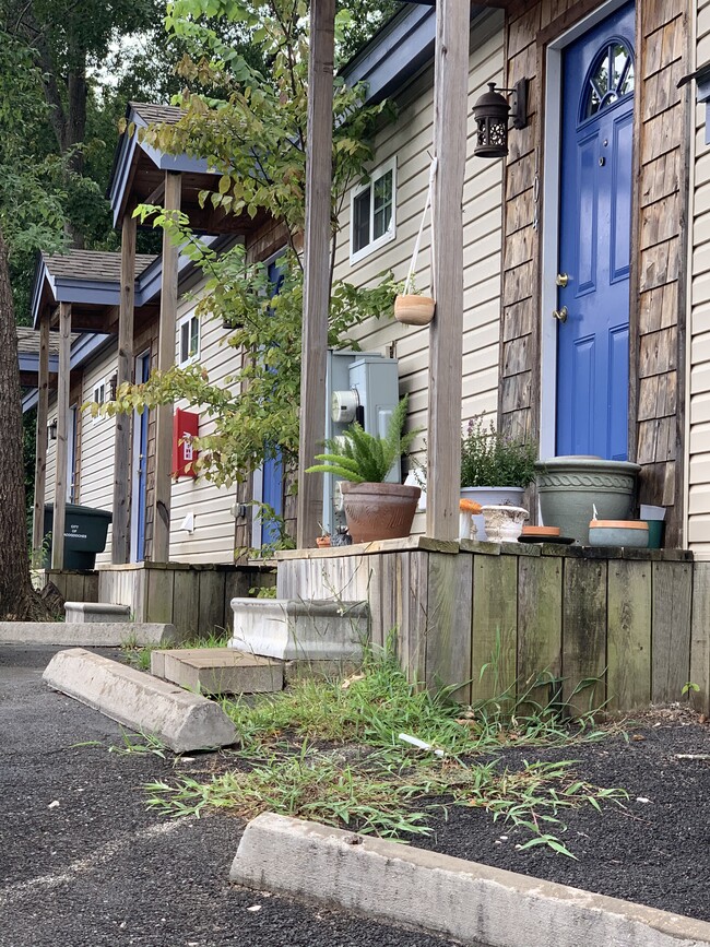 1112 Cardinal St # 107, Unit Lofts on Lanana