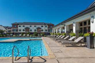 The Townhomes at Lake Park in Pearland, TX - Building Photo - Building Photo