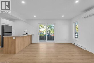 215 Raglan St in Woodstock, ON - Building Photo - Building Photo