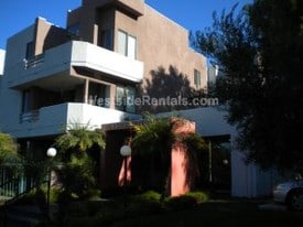 7826 Topanga Canyon Blvd, Unit UNIT #213 in Canoga Park, CA - Building Photo
