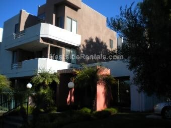 7826 Topanga Canyon Blvd, Unit UNIT #213 in Canoga Park, CA - Building Photo