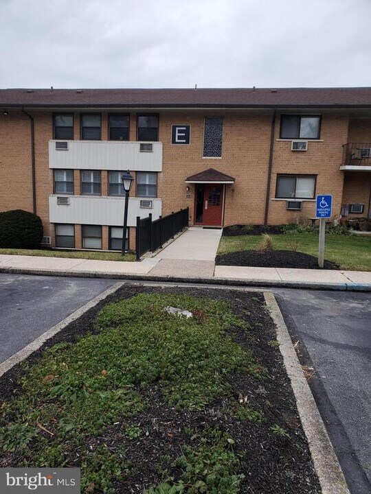 1016 W Baltimore Pike in Media, PA - Building Photo