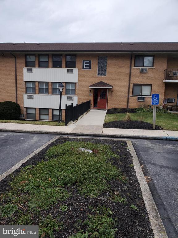 property at 1016 W Baltimore Pike