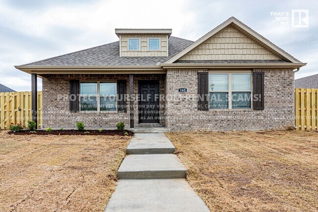 property at 142 N Broyles Ave