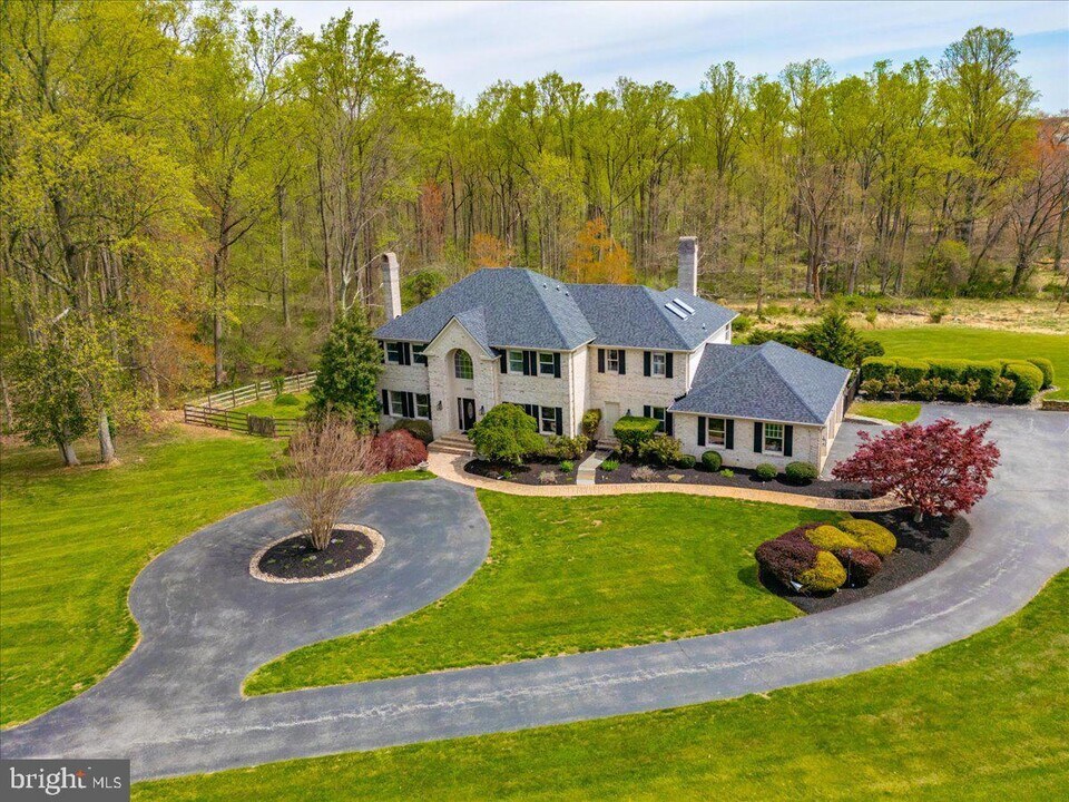 13094-13012 12 Hills Rd in Clarksville, MD - Building Photo