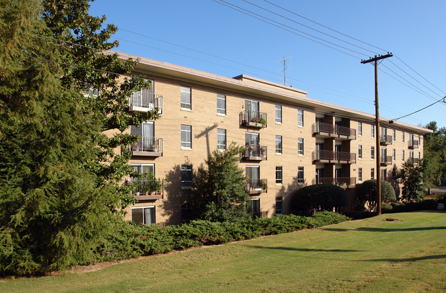 Campus View Apartments in Greenville, SC - Building Photo - Building Photo