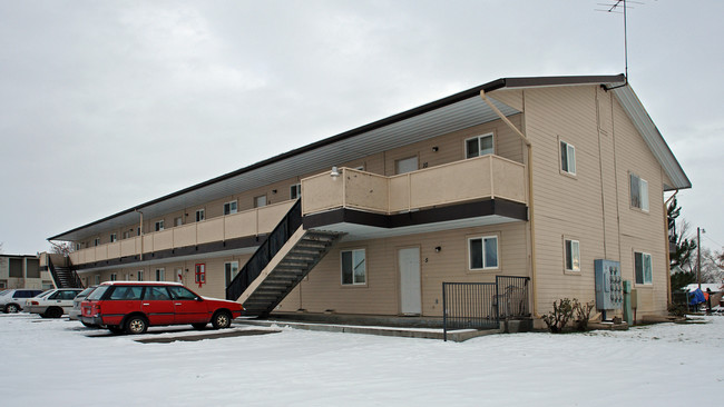 Cherry Valley Apartments in Emmett, ID - Building Photo - Building Photo