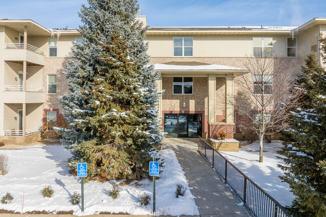 Medley Hills in Minneapolis, MN - Building Photo - Building Photo