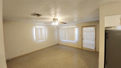 1909 May St in Brandon, FL - Building Photo - Building Photo