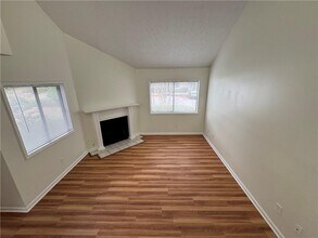 2004 Parkaire Crossing in Marietta, GA - Building Photo - Building Photo