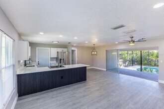 1627 Providence Blvd in Deltona, FL - Building Photo - Building Photo