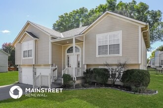 1115 Manse Dr in Raymore, MO - Building Photo - Building Photo