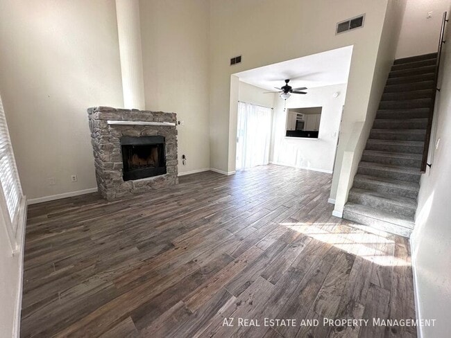 property at 1126 W Elliot Rd