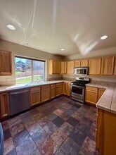 63449 Ledgestone Ct in Bend, OR - Building Photo - Building Photo