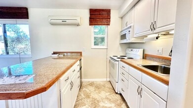 4001 S Mission Rd in Fallbrook, CA - Building Photo - Building Photo