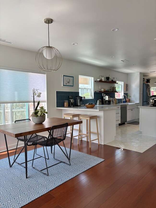 property at 3425 Buckingham Rd