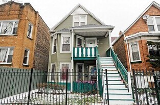 4140 N Bernard St, Unit 2nd Floor in Chicago, IL - Building Photo
