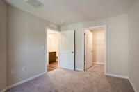 The Arbors at Pembroke in Hampton, VA - Building Photo - Interior Photo