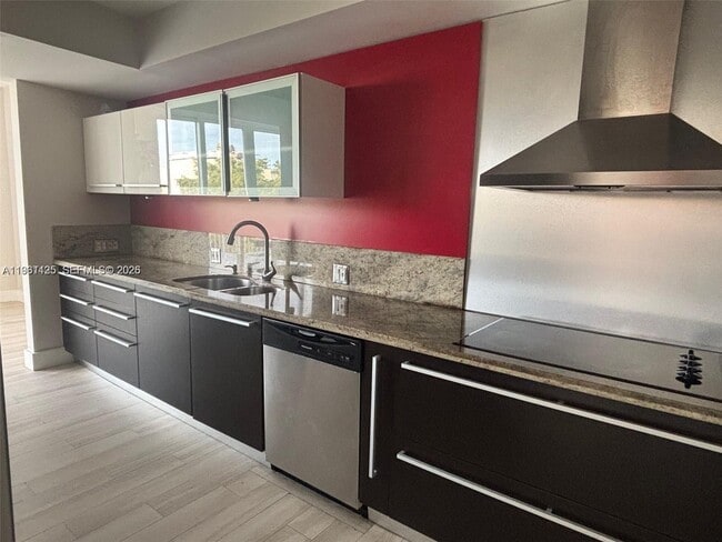 50 Ocean Ln Dr in Key Biscayne, FL - Building Photo - Building Photo