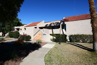 7348 N Via Camello del Norte, Unit 219 in Scottsdale, AZ - Foto de edificio - Building Photo