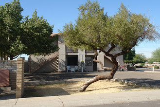 7156 N 66th Ave in Glendale, AZ - Building Photo - Building Photo