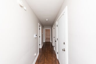 3058 N Kostner Ave, Unit 1E in Chicago, IL - Building Photo - Building Photo