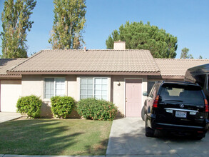 4925 Rock Bottom Way in Bakersfield, CA - Building Photo - Building Photo