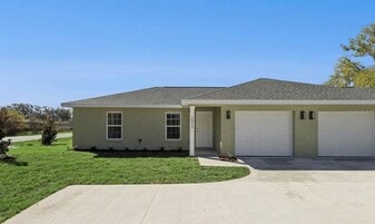 1073 N Rockingham Ave in Tavares, FL - Building Photo