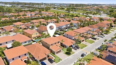 9777 NW 8th St in Miami, FL - Building Photo - Building Photo