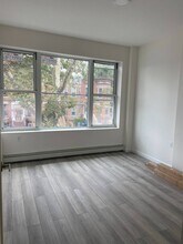 7118-7110 10th Ave in Brooklyn, NY - Foto de edificio - Building Photo