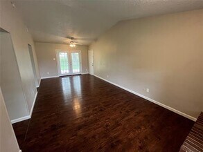 9315 Prairie Oak Dr in Dallas, TX - Foto de edificio - Building Photo