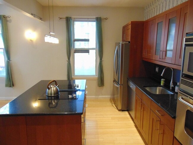 105 Sheridan St, Unit 105 in Boston, MA - Building Photo - Building Photo
