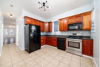 126 Arlington Ave in Jersey City, NJ - Building Photo - Building Photo