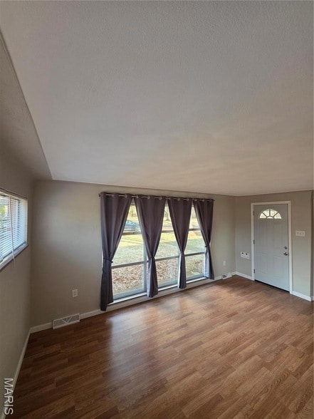 56 Friendly Dr in Belleville, IL - Foto de edificio - Building Photo